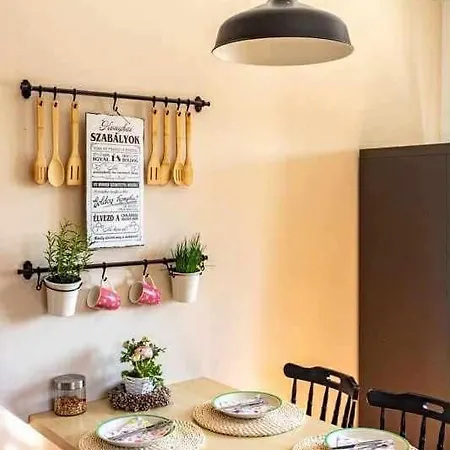 Vitorlas Vendeghaz *