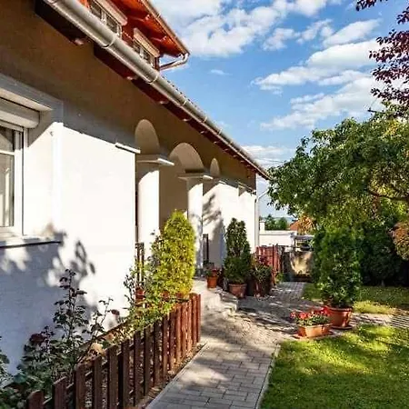 Vitorlas Vendeghaz *